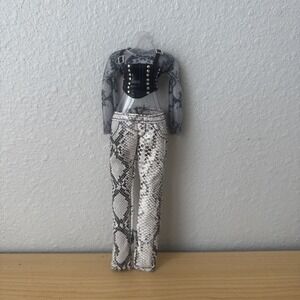 Shadow High Doll Heather Grayson Outfit Replacement Black White Gray‎ On Stand